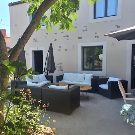 Holiday home Le Parveau, 3 Etoiles Meuble De Tourisme La Guiltiere
