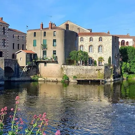 Le Parveau, 3 Etoiles Meuble De Tourisme * La Guiltiere