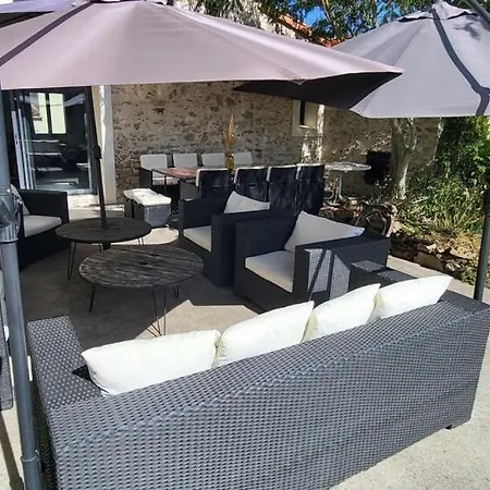 Дом отдыха Le Parveau, 3 Etoiles Meuble De Tourisme