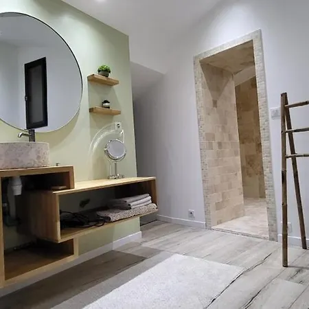 Le Parveau, 3 Etoiles Meuble De Tourisme * La Guiltiere